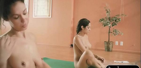 trendsTrainer and sexy babes doing yoga naked